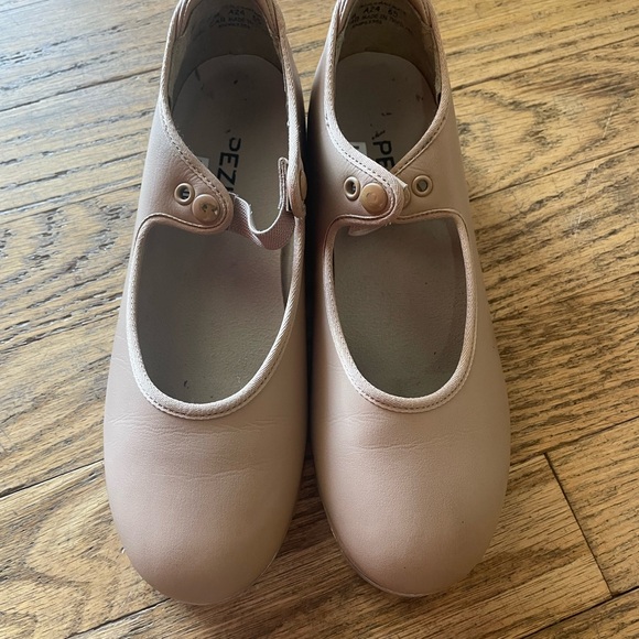 Kids Capezio Tap Shoes - Picture 1 of 4